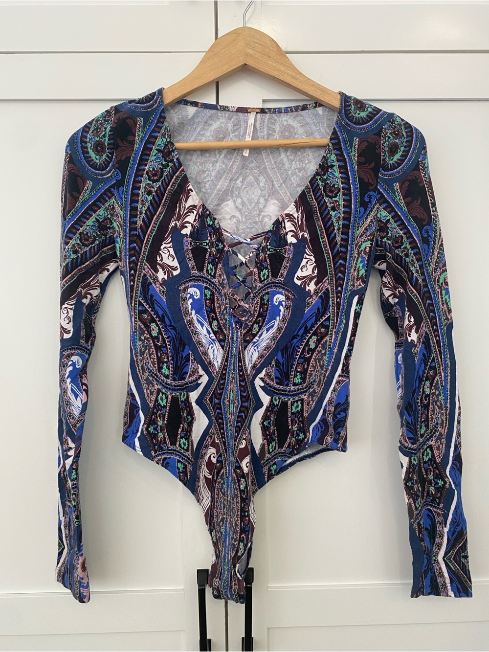 Free People Blue Paisley Lace-Up V-Neck Long Sleeve Boho Bodysuit Size Small